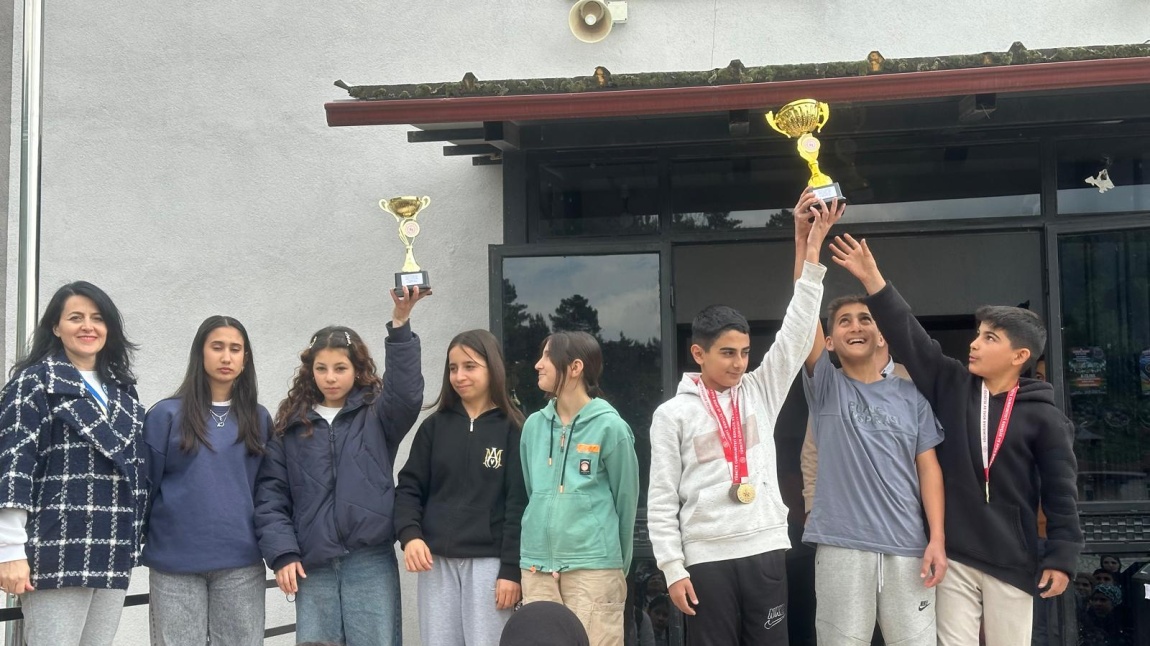 Spor Tırmanışı Yarışlarında Okul Takımımız İl Birincisi